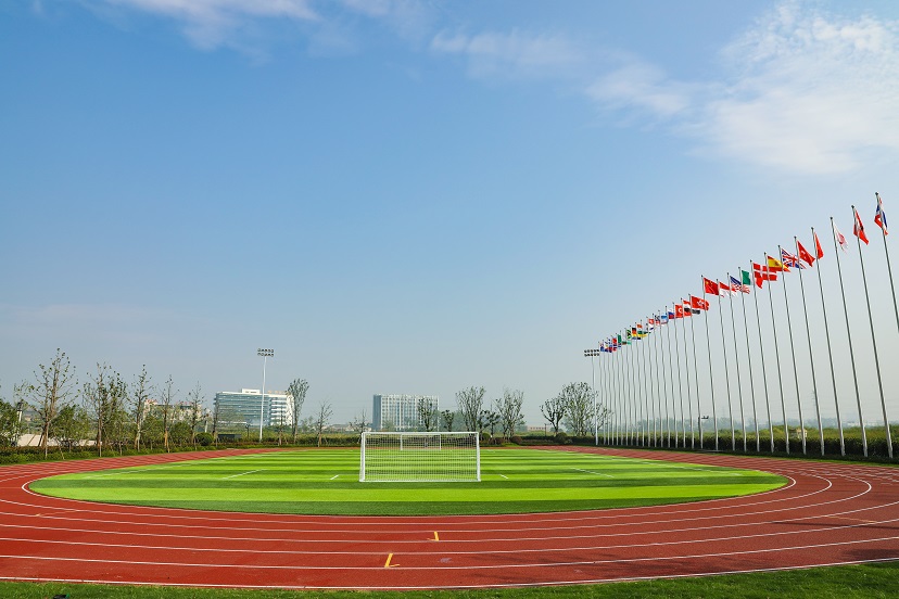 桐乡华锐自控技术装备有限公司办公环境_足球场