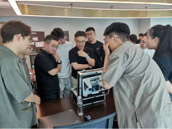 华锐公司携手西门子开展新产品技术交流，夯实创新应用基础(图2)