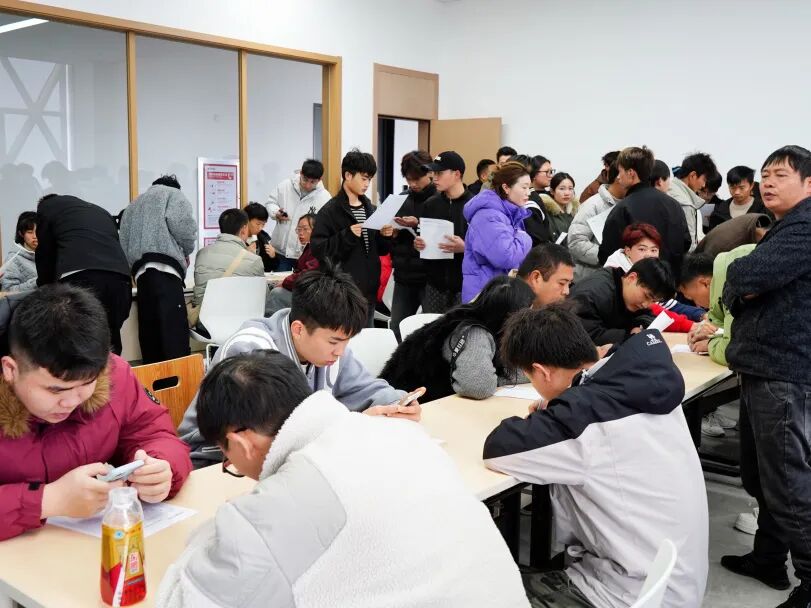 这口“辣”,是开局奋进的滚烫与锋芒(图6) 这口“辣”,是开局奋进的滚烫与锋芒(图6)